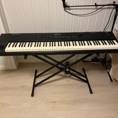 Kurzweil PC88 elpiano