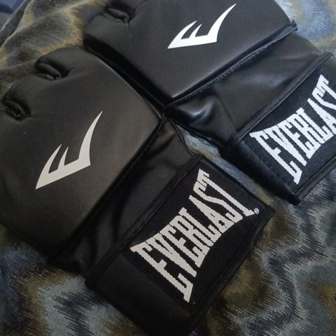 Everlast MMA hansker