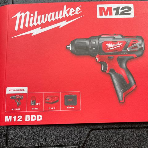 Milwaukee M12 BDD med lader og 3 baterier 2ah!!!