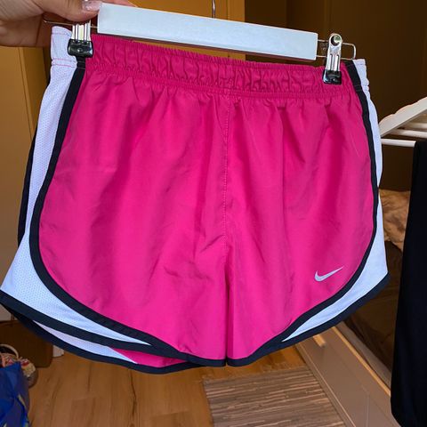 Nike shorts S