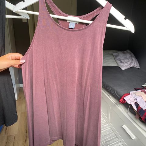 Old navy tank top M