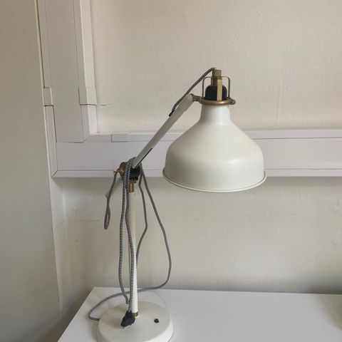 Stilig bordlampe