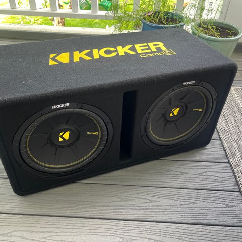 Kicker 44DCWC122 CompC til salgs