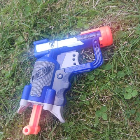 Liten nerf pistol