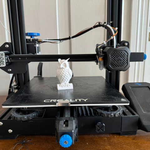 Creality Ender 3 v2 - 3D printer