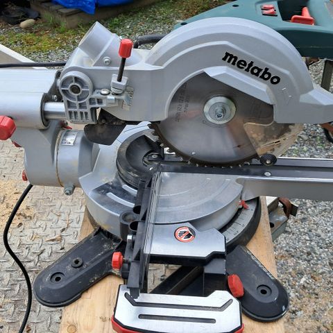 Metabo KGS 216 M Kapp/gjær sag