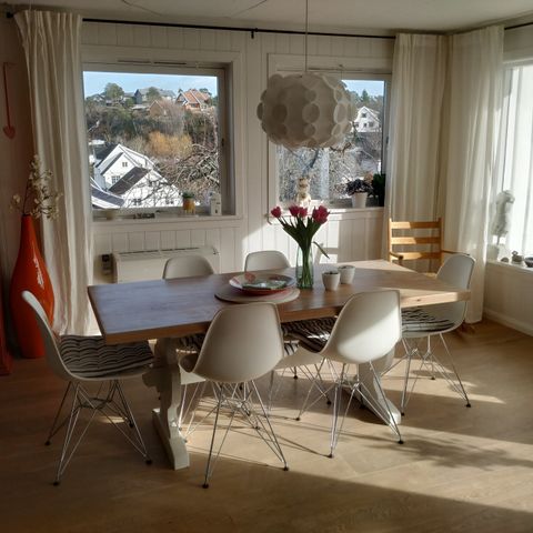 Spisebord nordisk stil.