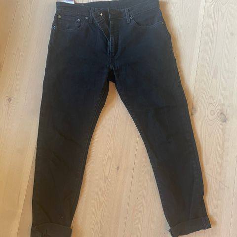 Levis 512