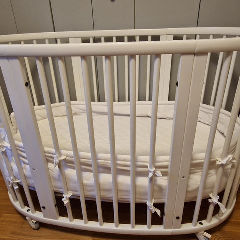 Stokke sleepi seng inklusiv Stokke mini