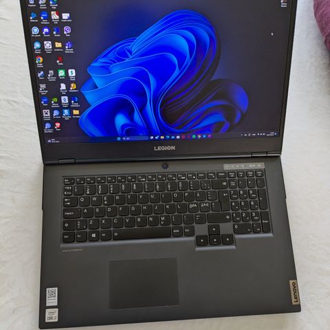 Selger Lenovo legion 5 17IMH05H