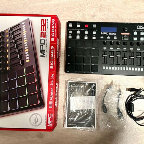 Akai Professional MPD232 MIDI Kontroller / Sequencer / MPC Drumpads selges