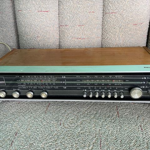 Philips 22 RH 781/63 radio