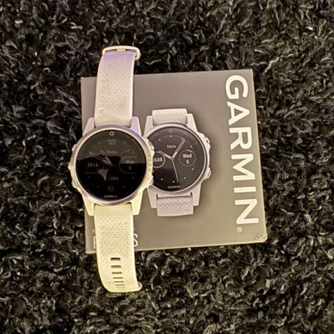 Garmin fenix 5s sapphire, selges til fordel av ny.