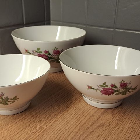 Vintage rosemønstrede boller Liling China