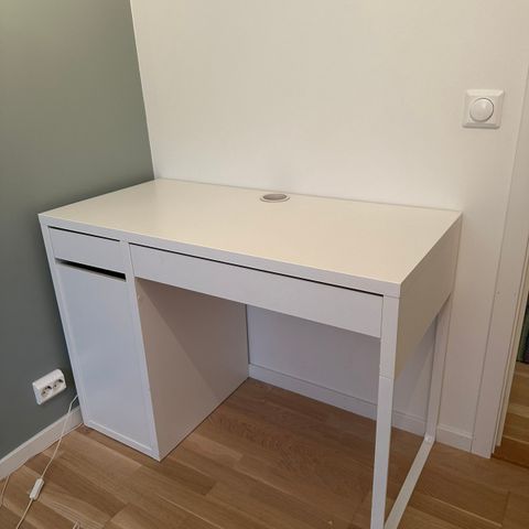 Micke skrivebord ikea