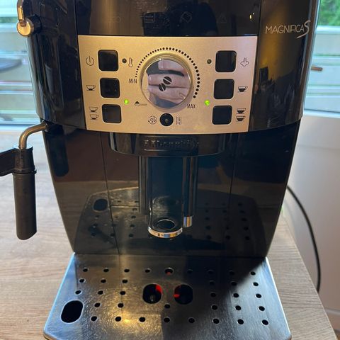 Delonghi Magnicifa S kaffemaskin.