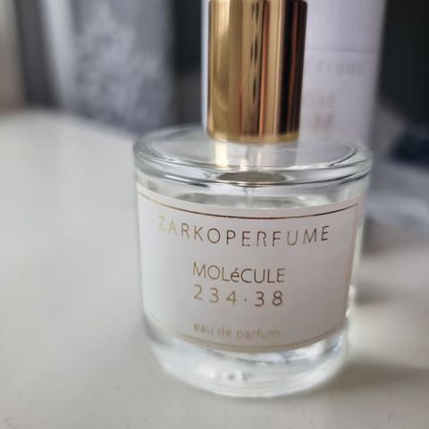Zarkoperfume / Molecule 234 38