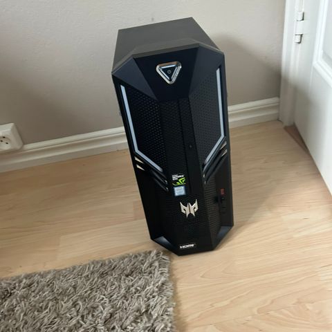 Predator i7 8700 - 8 generasjon - 32GB Ram  Gtx 1080