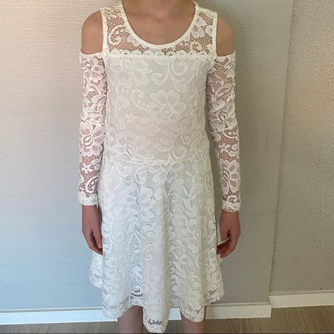 Flott hvit kjole fra Wow, str: S