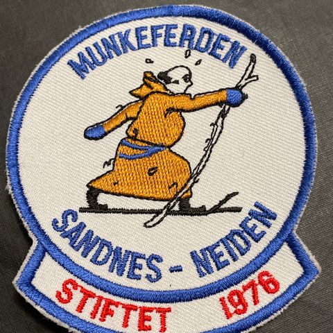 Munkeferden Sandnes Neiden 1976 vintage tøymerke