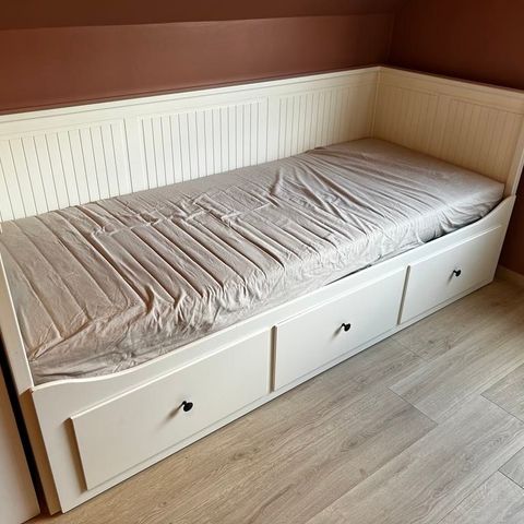 Hemnes seng