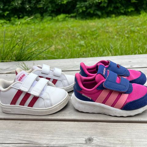 2 x Adidas sneakers