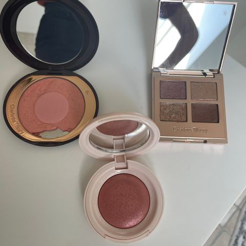 Sminkepakke- Charlotte Tilbury og Rare Beauty