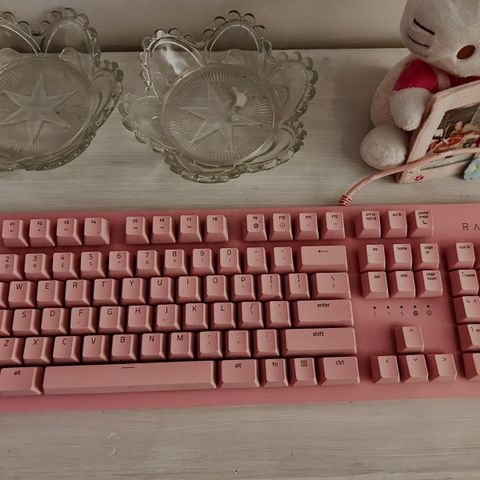 Razer pink keyboard med rgb lys