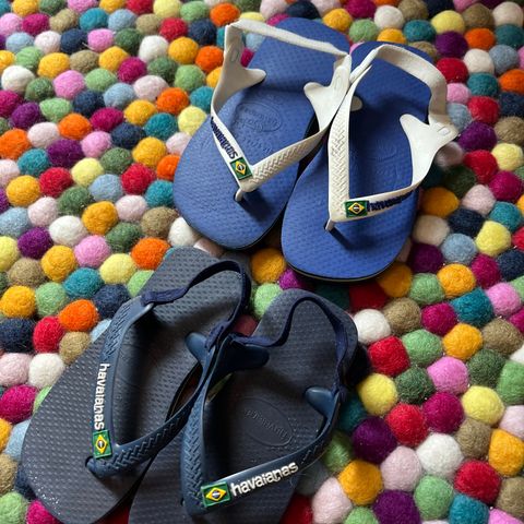 HAVAIANAS marine  & hvite 25/26. Hvite/blå.