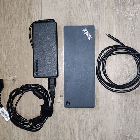 ThinkPad Hybrid USB-C with USB-A Dock - model: DUD9011D1