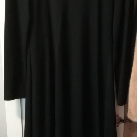 Klassisk kjole i svart