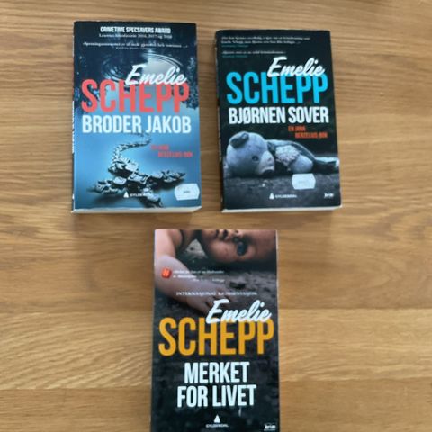 Tre bøker av Emelie Schepp selges