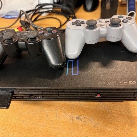 PLAYSTATION2:  Kr.299,-