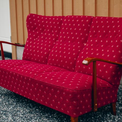 Rød vintage sofa fra 50-tallet!