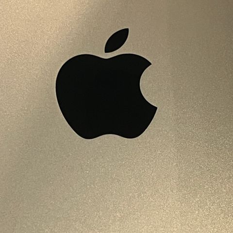 Apple Mac Mini med Magic Keyboard og TouchPad selges.