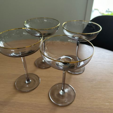 Modern house champagne glass 4stk (mørk)