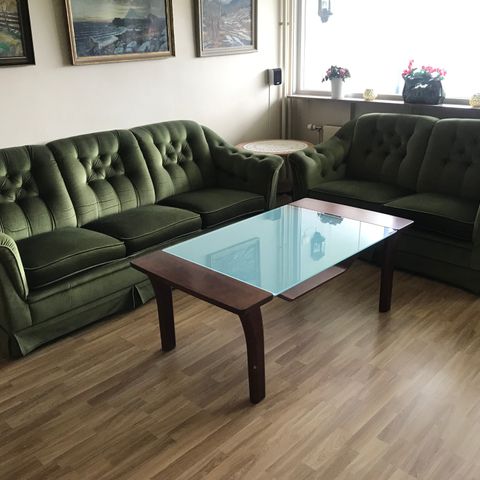 Klassisk sofagruppe med eller uten bord