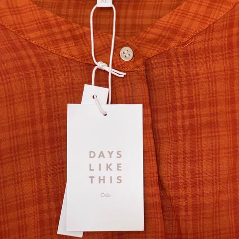 Rustfarget/oransje  bluse med mønstrete detaljer Fra . Days like this.