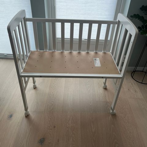 Babydan bedside crib