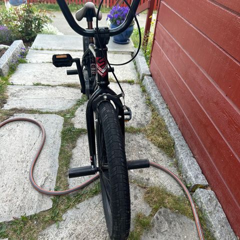 Lite brukt bmx sykkel