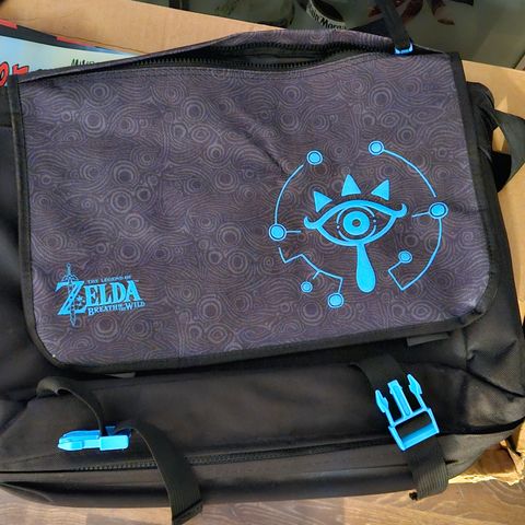 Zelda Breath of the Wild messenger bag.