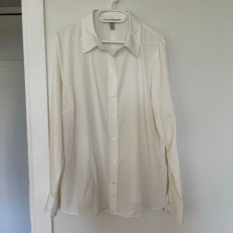 Hvit skjorte i XL