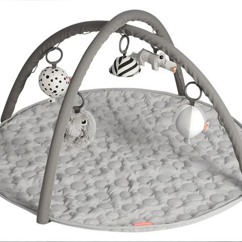 Babygym m/flere leker fra Done by deer