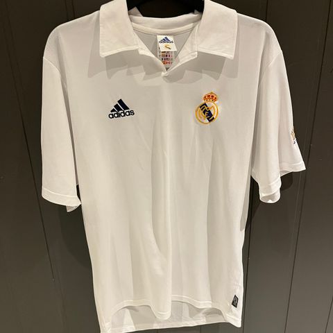 Real Madrid Hjemme 01/02