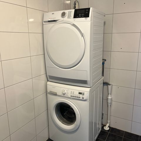 Electrolux vaskemaskin ewf16589w + aeg tørketrommel t6dbm720g