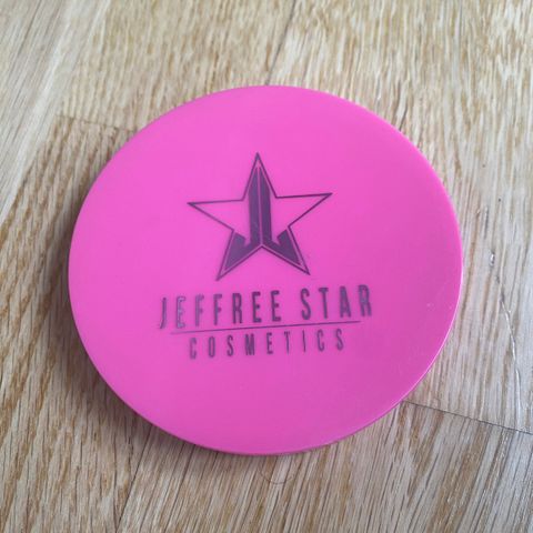 Jeffree Star Skin frost: Peach Goddess