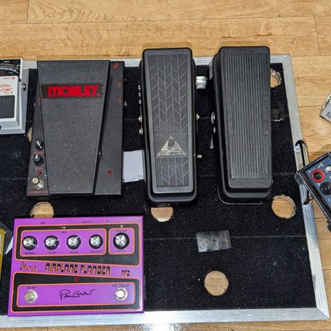 Effekt pedaler 8g pedalbrett med rufo hardcase