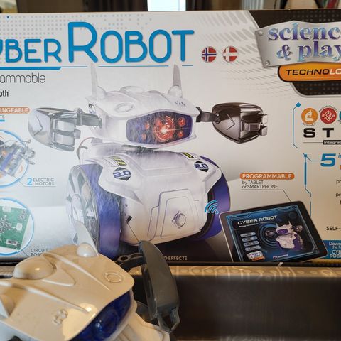 Cyber Robot m Bluetooth