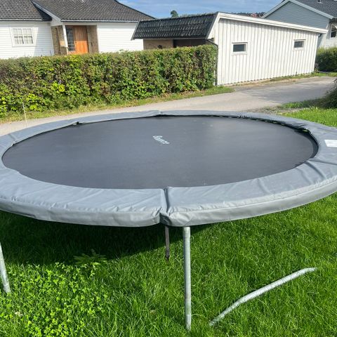 Trampoline selges rimelig