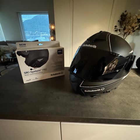 Schuberth C3 Pro (L) med SRC PRO intercom